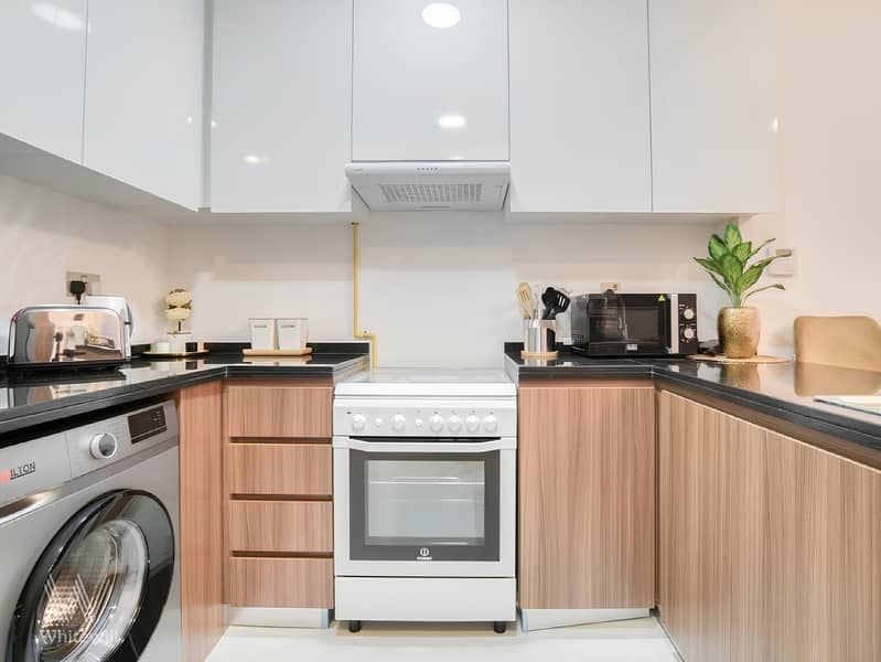 Pool View | Fully Furnished | 4 Cheques