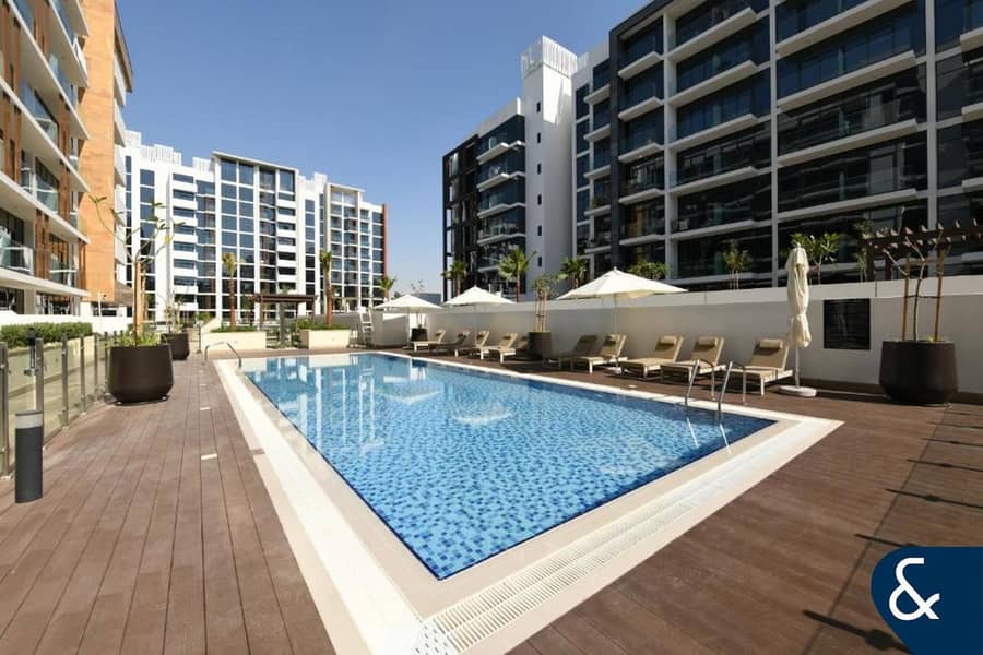 Studio APT | Pool View | Built-In Storage - Image 6