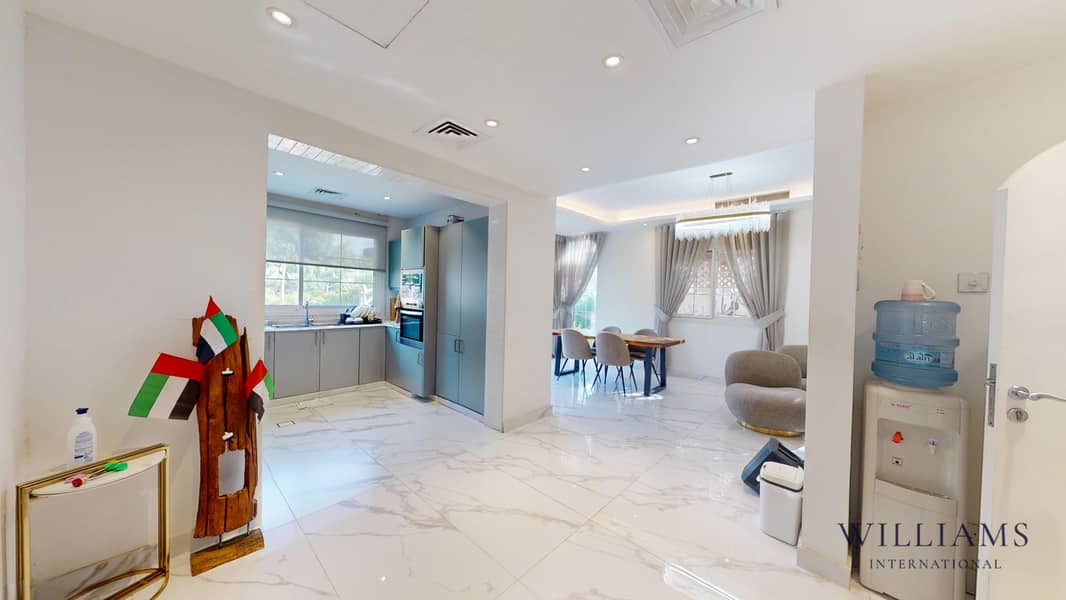 UPGRADED AND FULLY EXTENDED | LAKE VIEW - Image 7