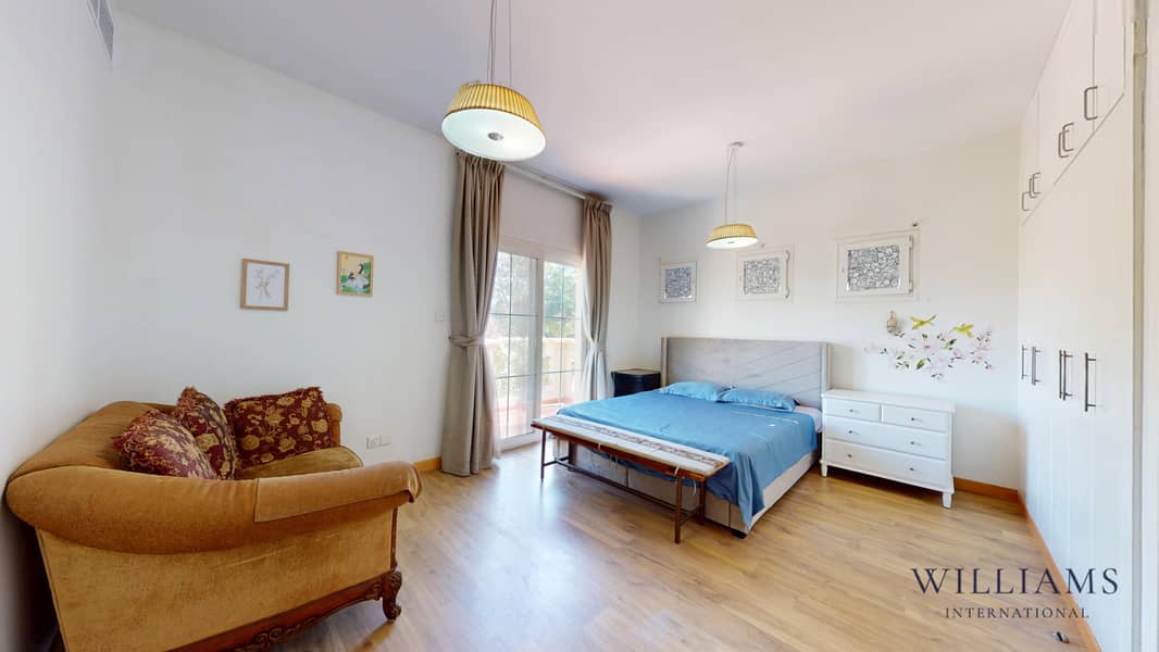 UPGRADED | CONVERTED TO 4 BEDS | LAKE VIEW - Image 14