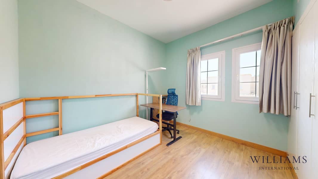 UPGRADED | CONVERTED TO 4 BEDS | LAKE VIEW - Image 17