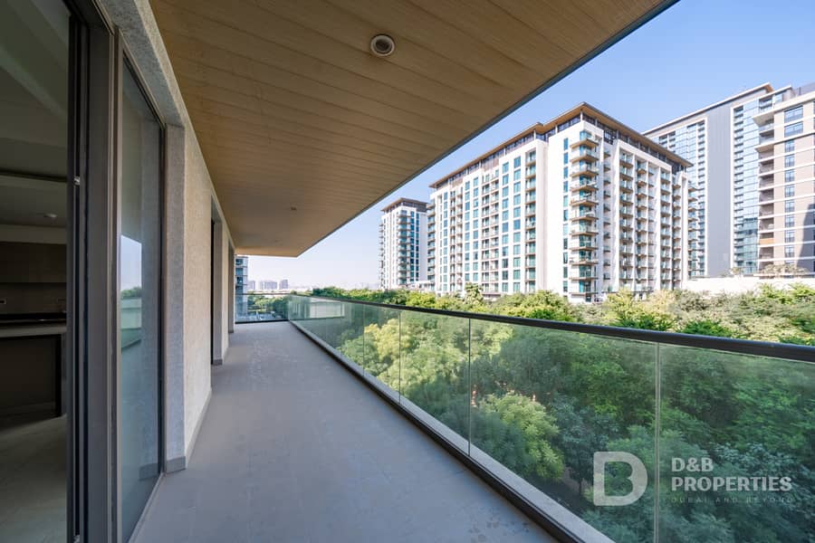 Spacious Layout | Huge Terrace | Park View