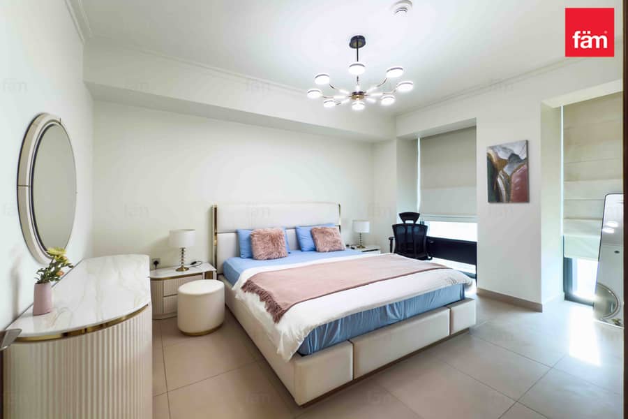 Vacant I Fully Furnished I Burj Khalifa Views - Image 12