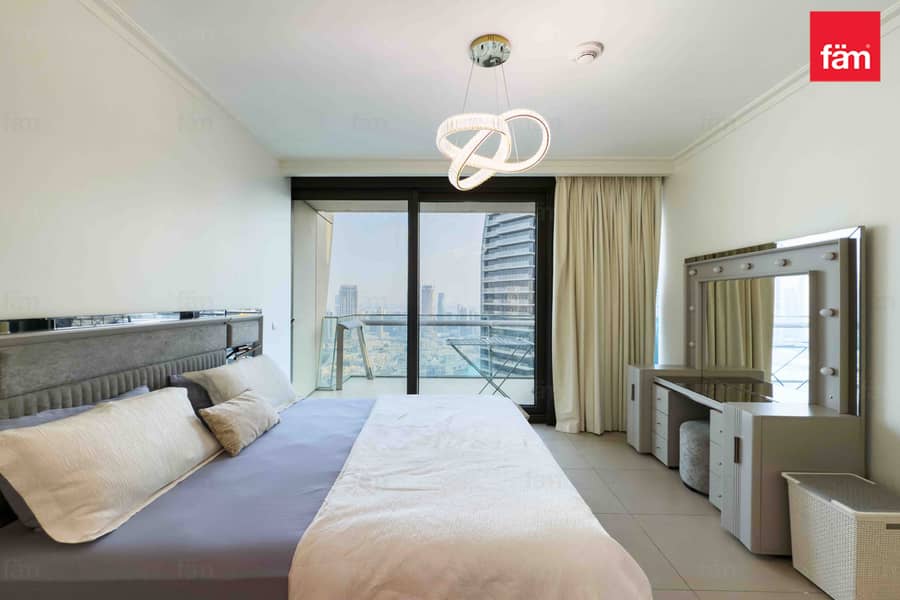 Vacant I Fully Furnished I Burj Khalifa Views - Image 15