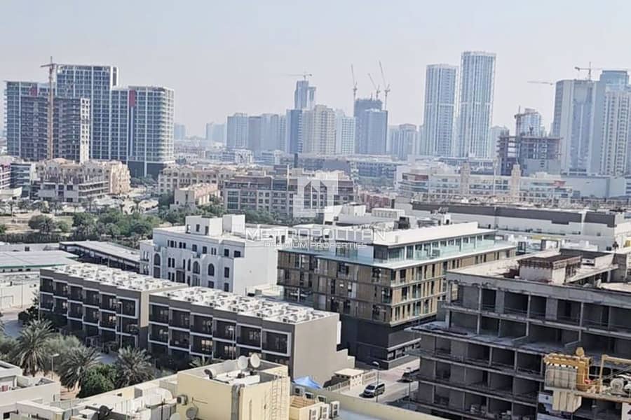 Pool View | Fully Furnished | Mid Floor - Image 9