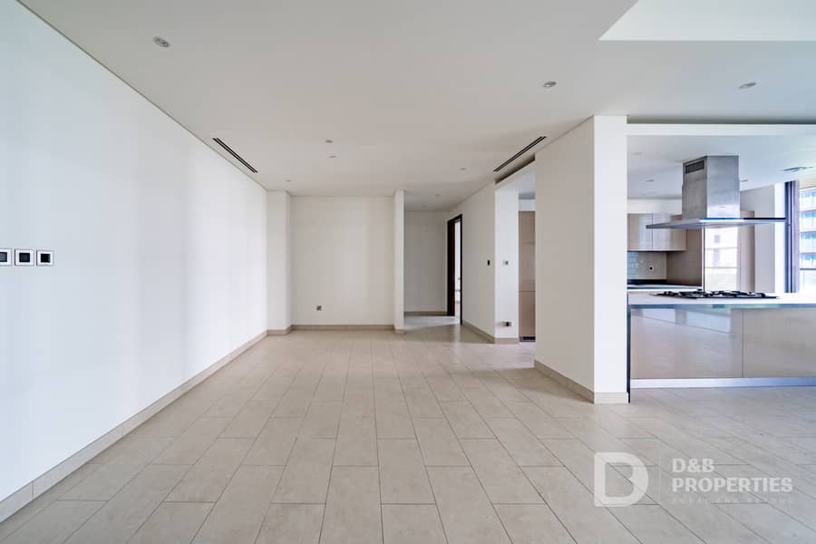 Spacious Layout | Huge Terrace | Park View