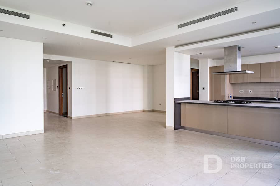 Spacious Layout | Huge Terrace | Park View - Image 10