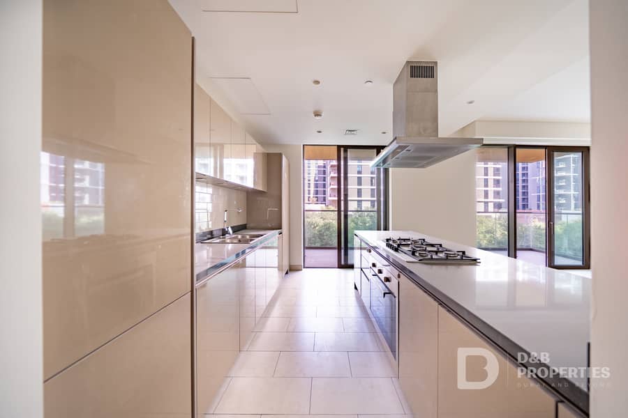 Spacious Layout | Huge Terrace | Park View - Image 11