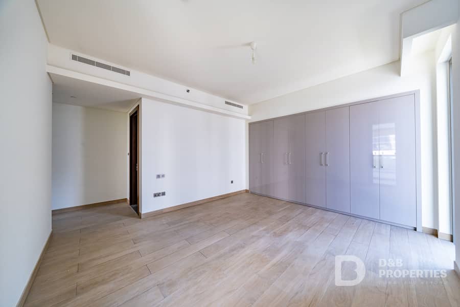 Spacious Layout | Huge Terrace | Park View - Image 13