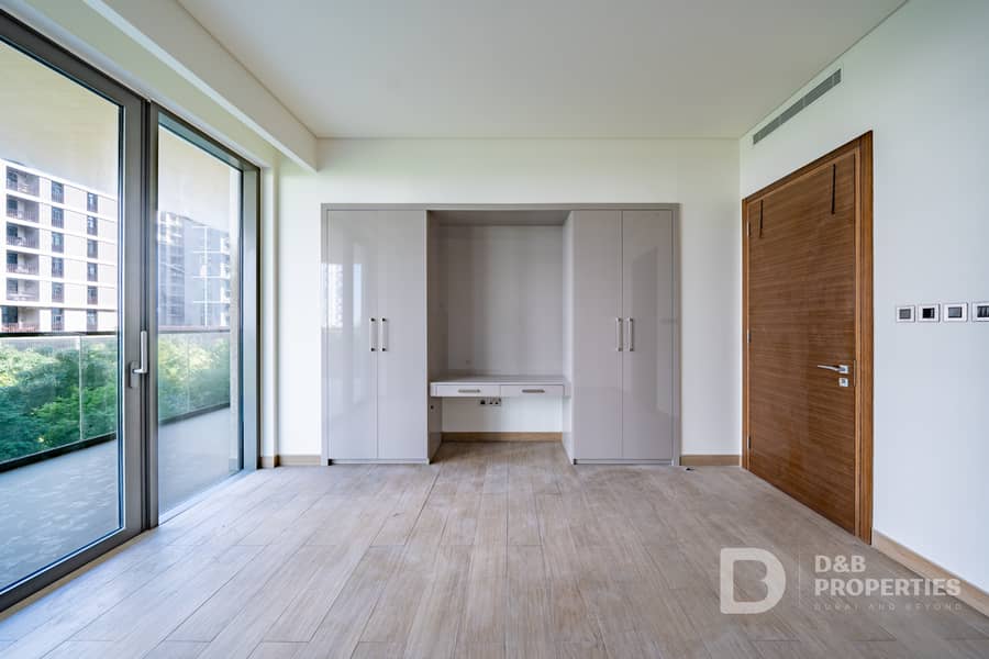 Spacious Layout | Huge Terrace | Park View - Image 14