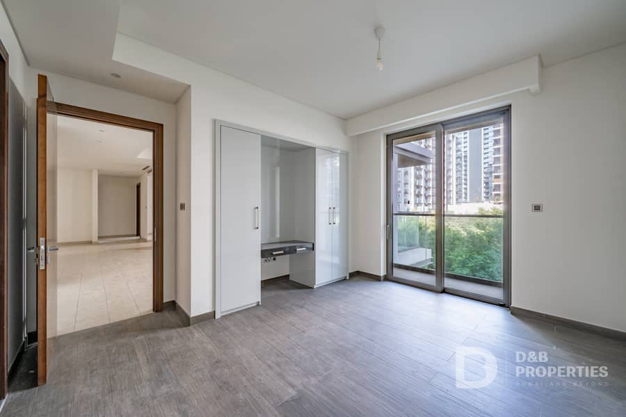 Spacious Layout | Huge Terrace | Park View - Image 17