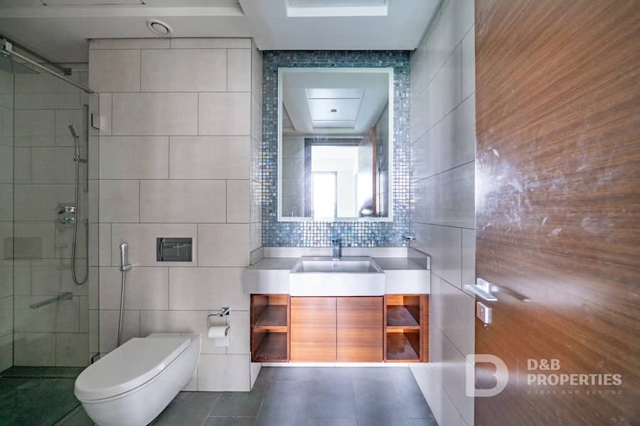 Spacious Layout | Huge Terrace | Park View - Image 25