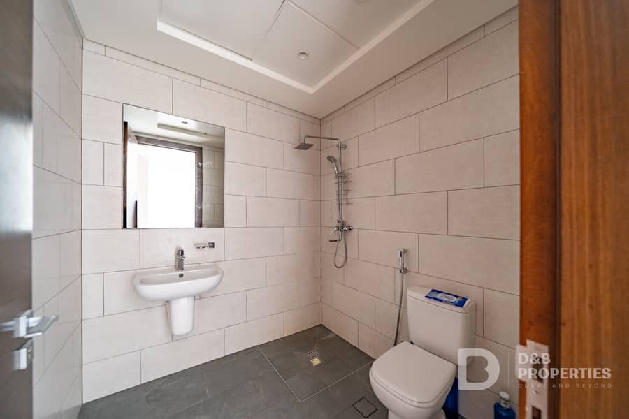 Spacious Layout | Huge Terrace | Park View - Image 27