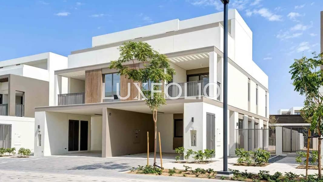Twin Sky Villa, Single Row, Near Pool and Park