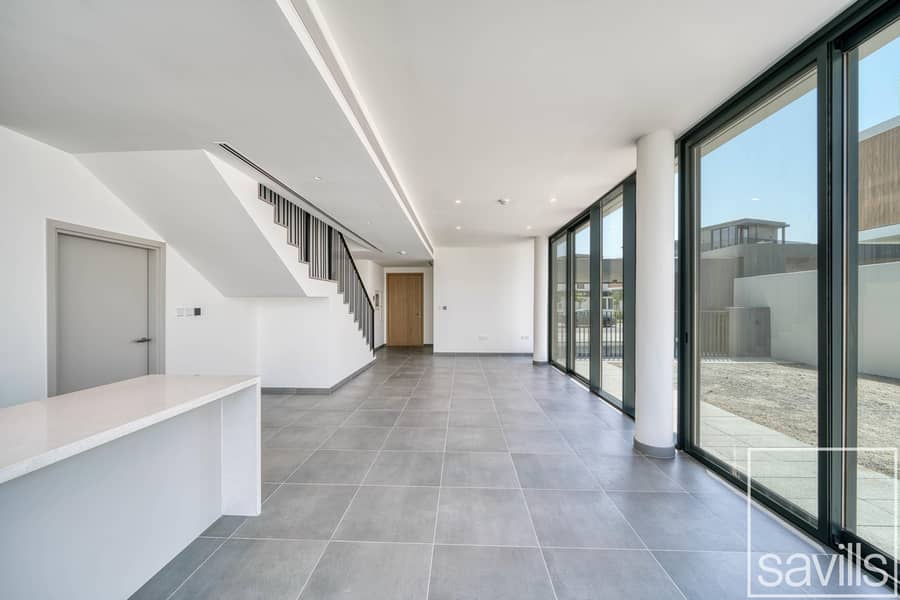 EXCLUSIVE | GENUINE RESALE | MODERN FINISHING