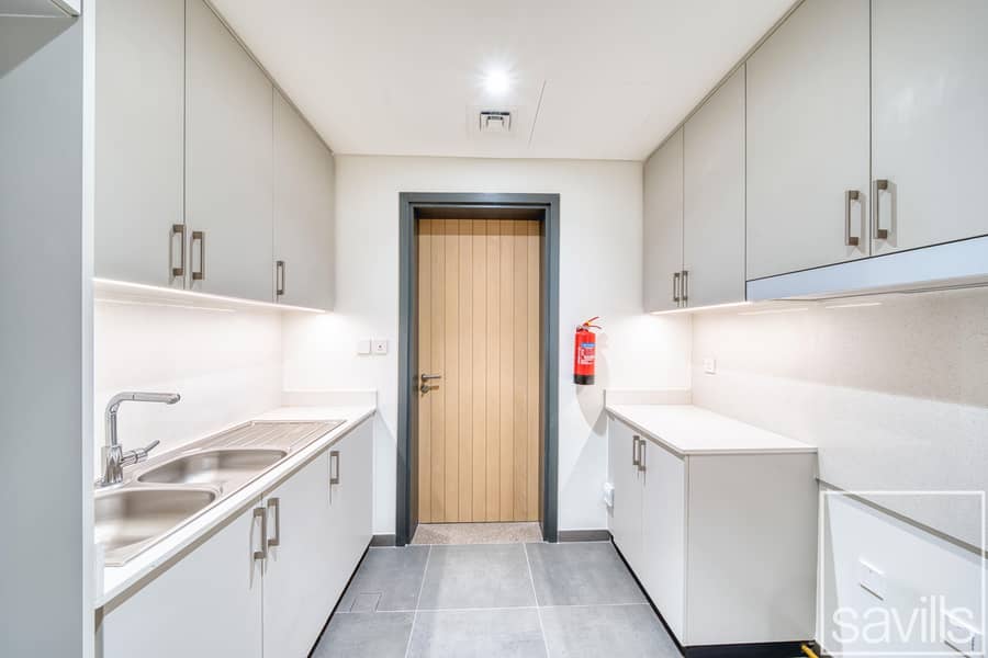 EXCLUSIVE | GENUINE RESALE | MODERN FINISHING - Image 6