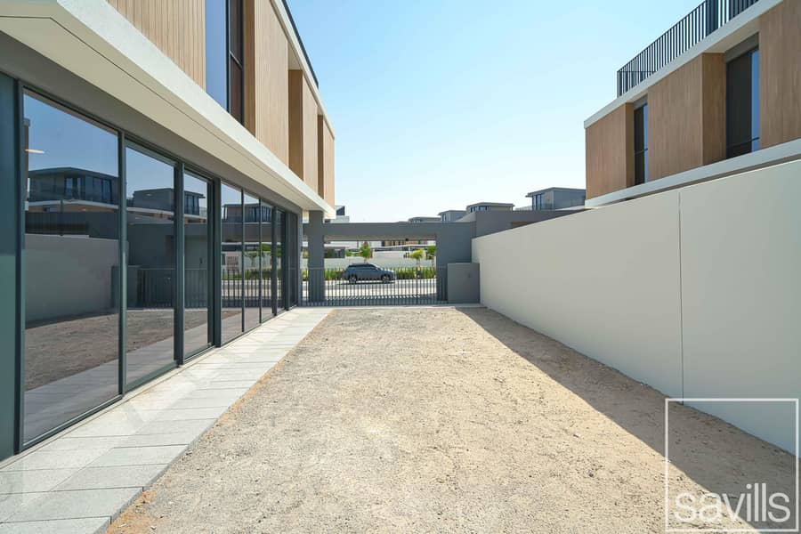 EXCLUSIVE | GENUINE RESALE | MODERN FINISHING - Image 7