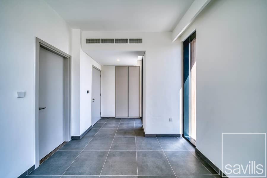 EXCLUSIVE | GENUINE RESALE | MODERN FINISHING - Image 13