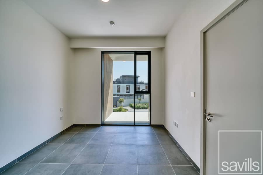 EXCLUSIVE | GENUINE RESALE | MODERN FINISHING - Image 18