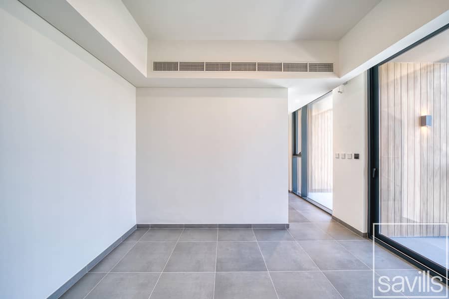 EXCLUSIVE | GENUINE RESALE | MODERN FINISHING - Image 24