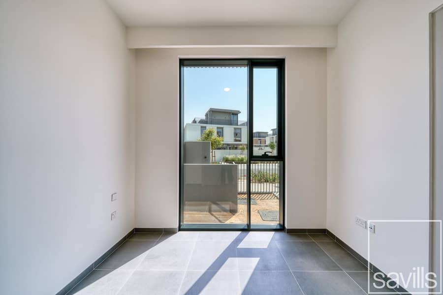 EXCLUSIVE | GENUINE RESALE | MODERN FINISHING - Image 27