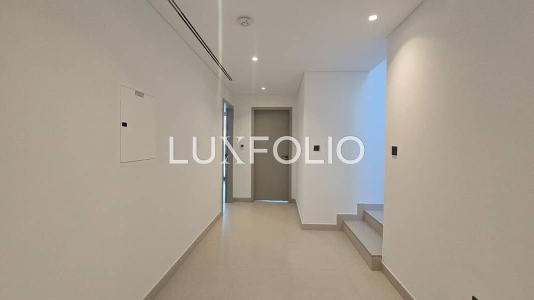 Twin Sky Villa, Single Row, Near Pool and Park