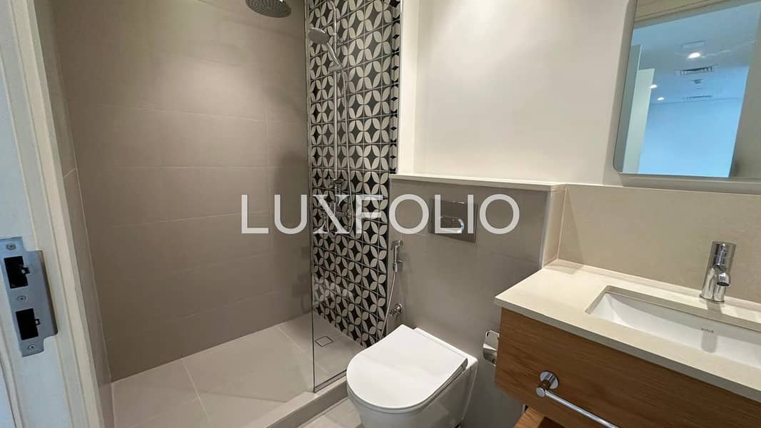 High Floor | Golf + Pool View | Vacant - Image 11