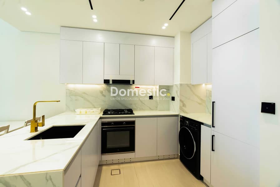 VACANT 1 BED +BALCONY| SMART HOME |FULLY FURNISHED