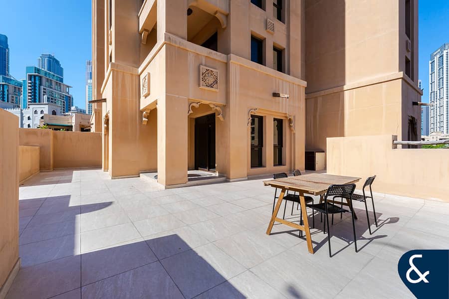 Large Layout | Plus Study | Outdoor Terrace Large Layout | Plus Study | Outdoor Terrace