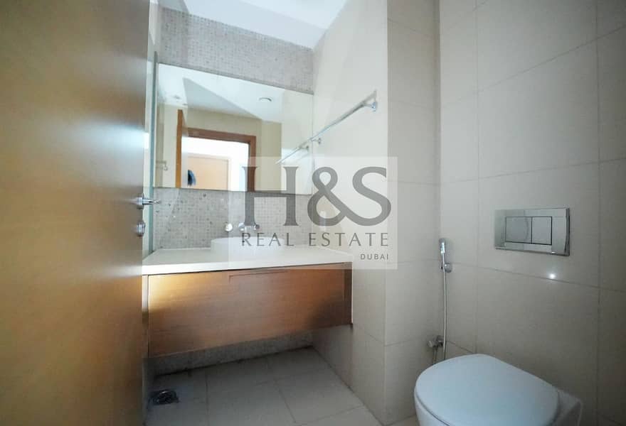 STUNNING STUDIO | SEMI FURNISHED | PERFECT LAYOUT - Image 8