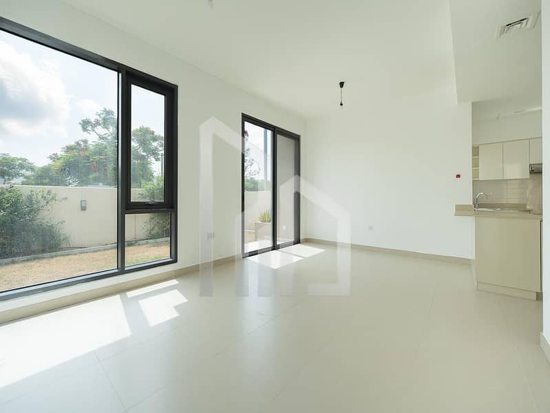 Single Row | Large Plot | Landscaped