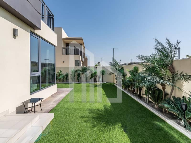 Single Row | Large Plot | Landscaped - Image 9