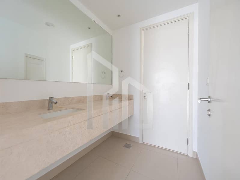 Single Row | Large Plot | Landscaped - Image 17