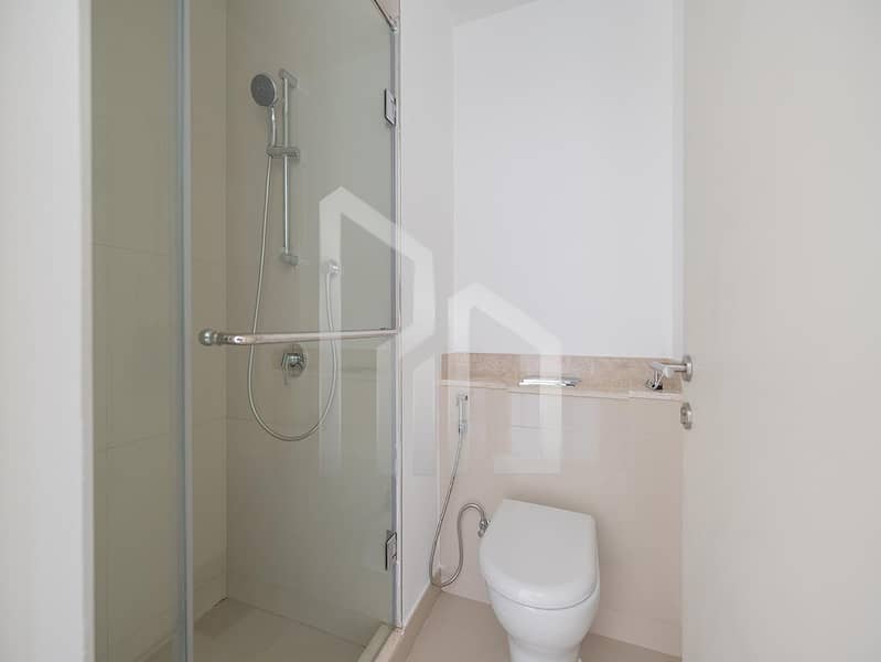 Single Row | Large Plot | Landscaped - Image 22