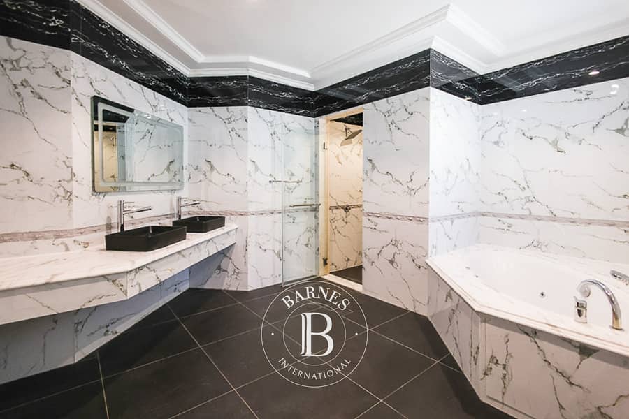 Garden Home | High Number | Skyline View - Image 12