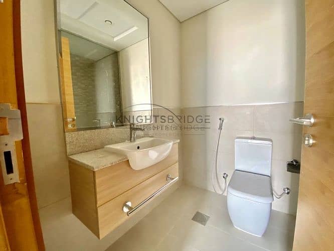 Chiller Free | Close To Metro | Pool View - Image 13