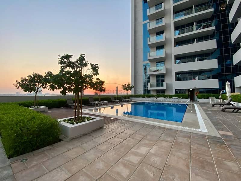 Chiller Free | Close To Metro | Pool View - Image 14