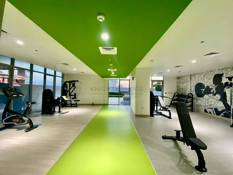 Chiller Free | Close To Metro | Pool View - Image 15