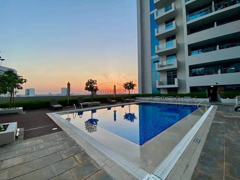 Chiller Free | Close To Metro | Pool View - Image 16