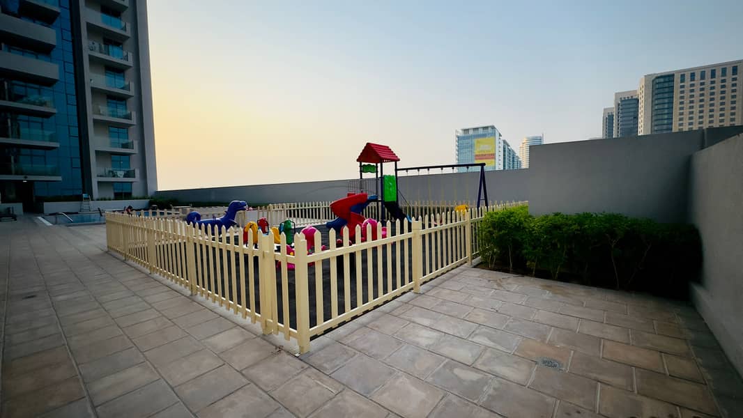 Chiller Free | Close To Metro | Pool View - Image 17