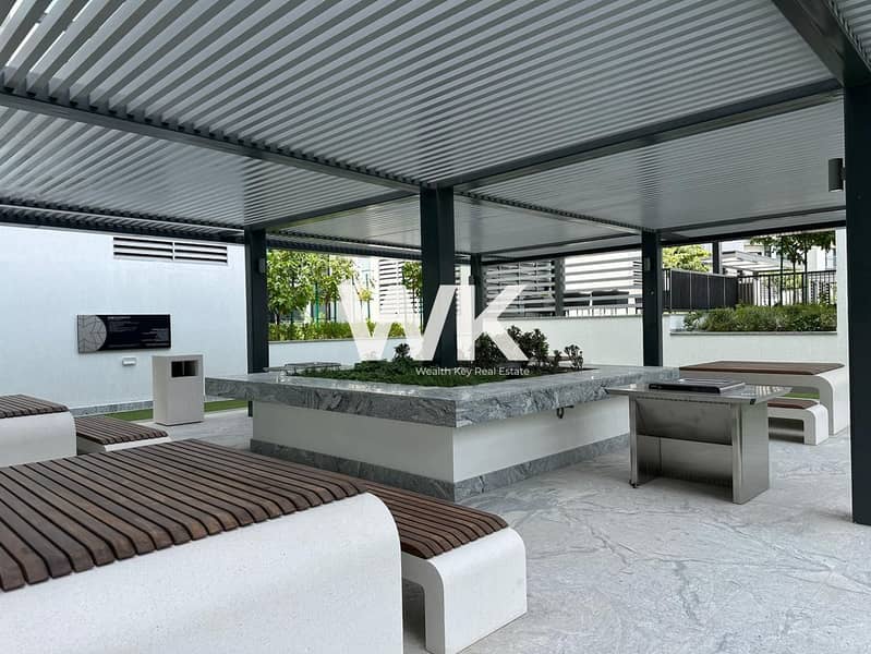 Spacious Layout 3BR PLUS maids Room / Vacant - Image 14