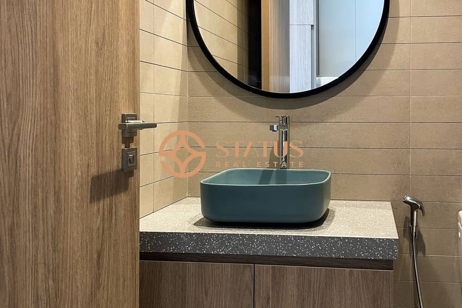 Full Canal View | Middle Floor | Brand New Studio - Image 12