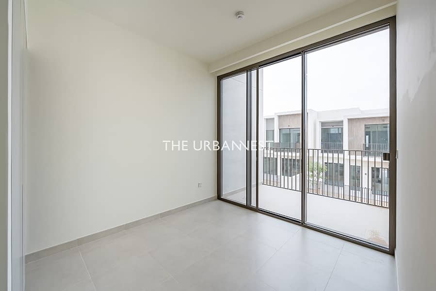 Large Layout | Park Facing | Vacant Soon - Image 9