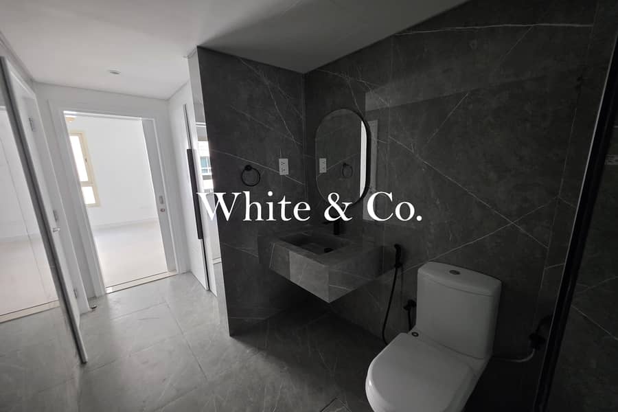 Fully Upgraded 1BR | Pool View | Vacant - Image 10