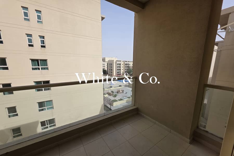 Fully Upgraded 1BR | Pool View | Vacant - Image 11