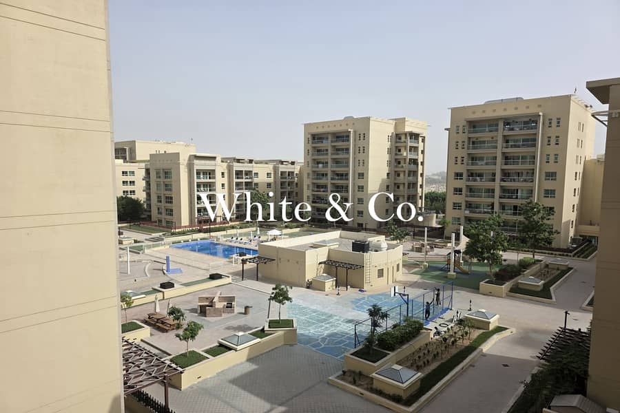 Fully Upgraded 1BR | Pool View | Vacant - Image 12