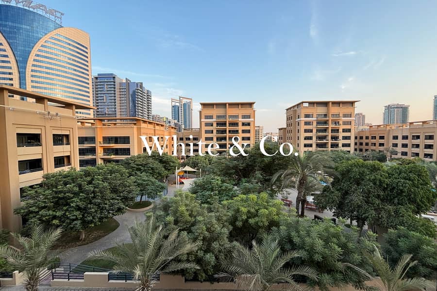 Spacious Room | Vacant Feb | Large Layout