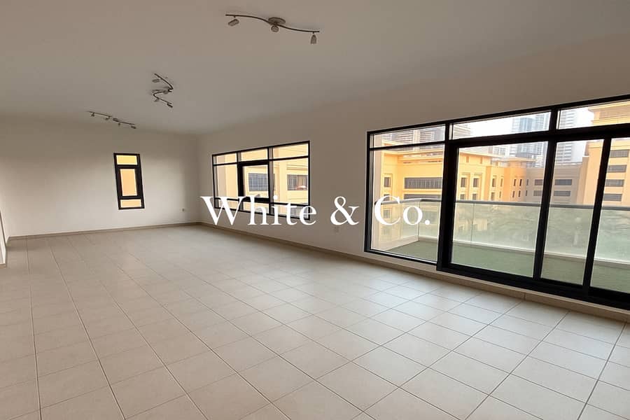 Spacious Room | Vacant Feb | Large Layout