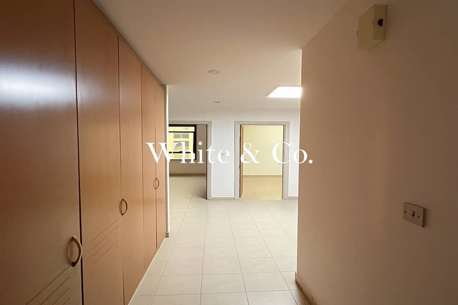 Spacious Room | Vacant Feb | Large Layout - Image 7