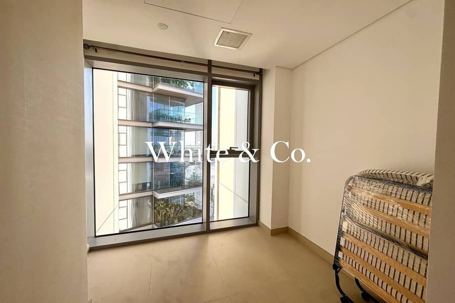 Sea and Garden View | High Floor | Vacant - Image 9